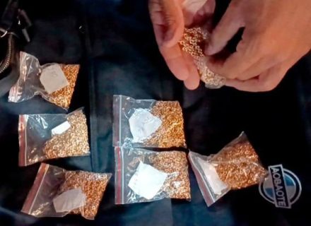 В Намангане несколько жителей попытались незаконно вывести золота на миллиард сумов