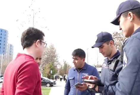 В Ташкенте нацгвардеец в гражданке стал требовать документы от журналистов — видео