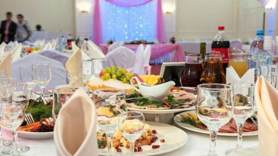 В Бухарской области более 50 человек отравились на свадьбе