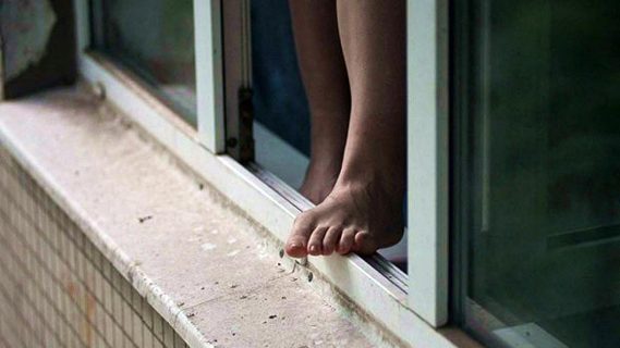 Правоохранители завели дело по факту суицида матери двух детей в Ташобласти