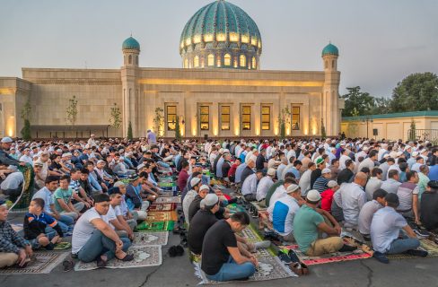 Названо время праздничной молитвы в Рамазан хайит — список