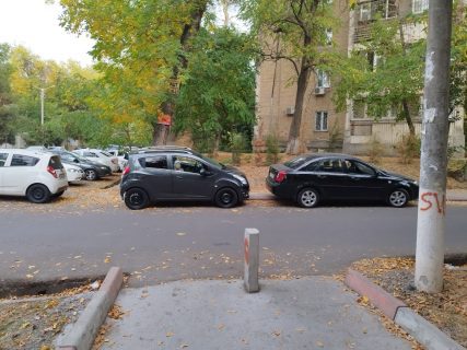 В Ташкенте жилые дворы начнут избавлять от автомобилей