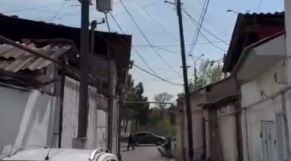 В Ташкенте жители возмутились радаром в узком переулке — видео