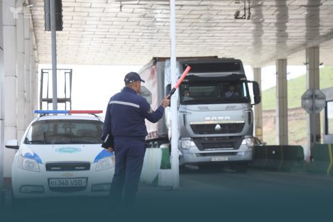 В Узбекистане запустили проверки грузовиков