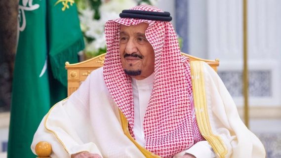 Король Саудовской Аравии подхватил пневмонию