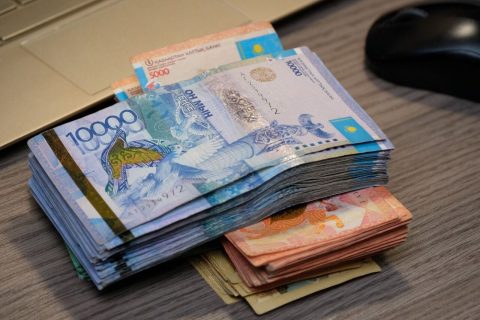 Узбекистан вошел в топ стран по количеству денежных переводов из Казахстана