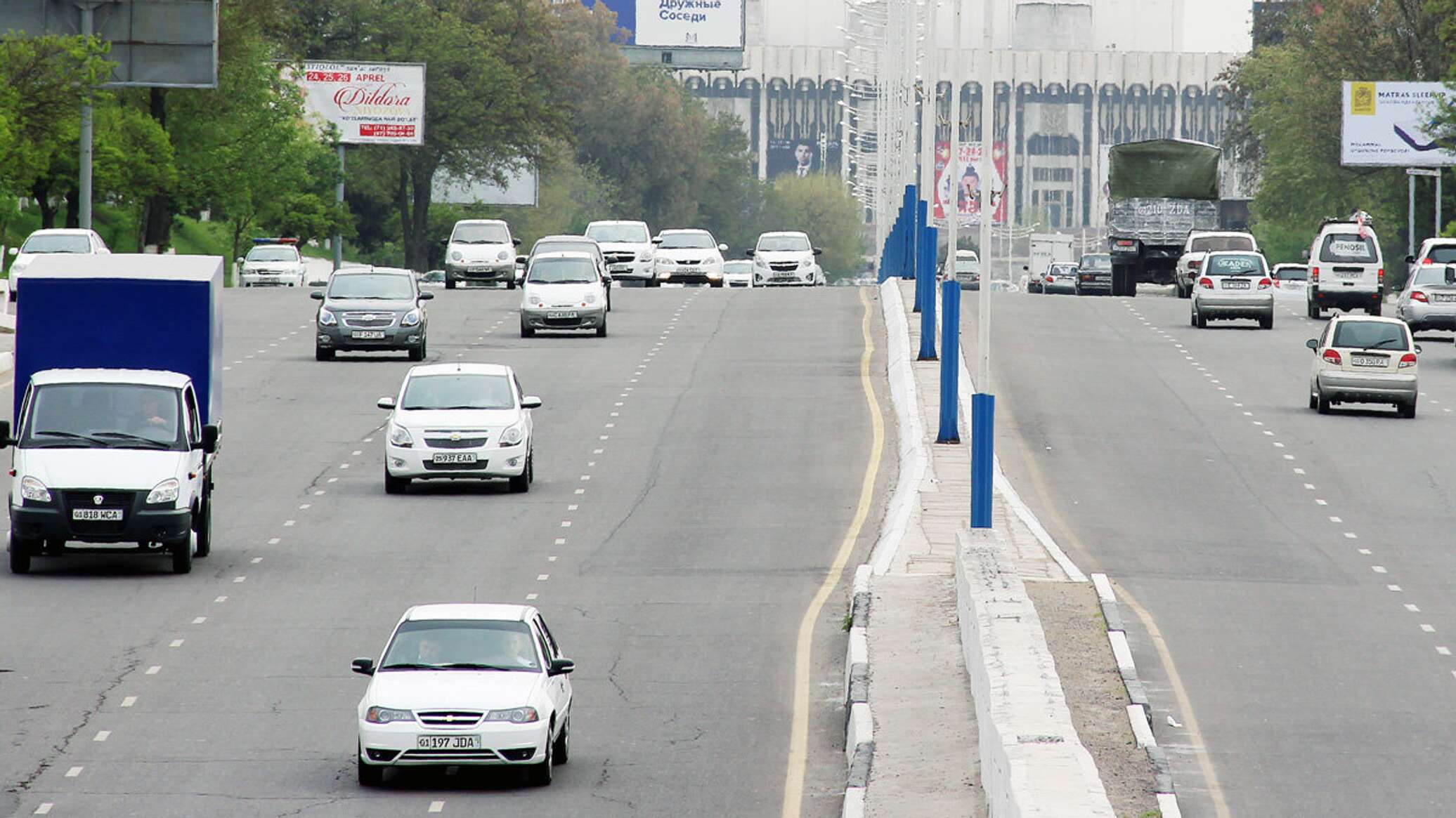 В Ташкенте проводят рейд по выявлению нарушителей на дорогах