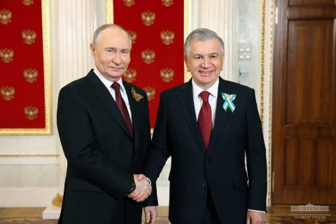 Шавкат Мирзиёев посетил парад Победы в Москве и отбыл обратно в Ташкент