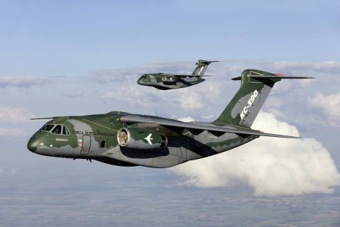 Узбекистан закупит у Бразилии военные самолеты