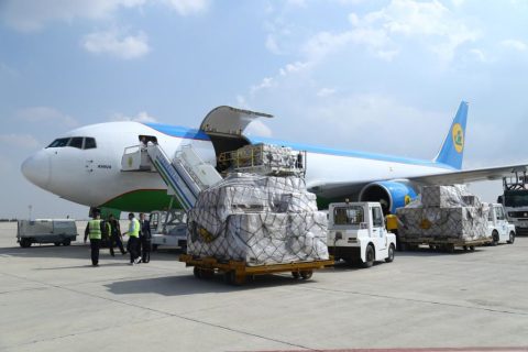Между Узбекистаном и Латвией хотят запустить первый грузовой авиарейс