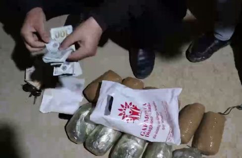 В Узбекистане поймали иностранных наркоторговцев — видео