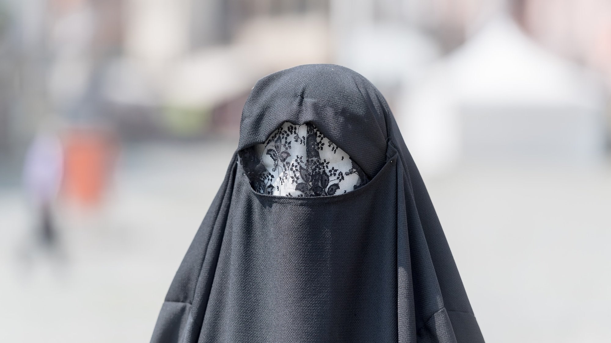 В Узбекистане начали наказывать за ношение на улице одежды, закрывающей лицо