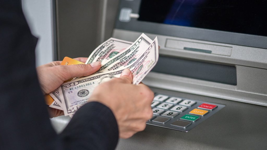 Доллар начал расти после непродолжительного падения 1 Доллар начал расти после непродолжительного падения
