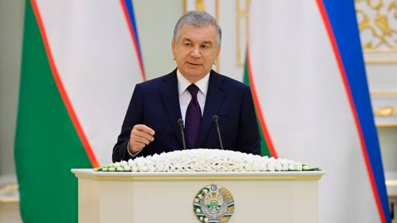 Шавкат Мирзиёев поздравил узбекистанцев с Днем молодежи