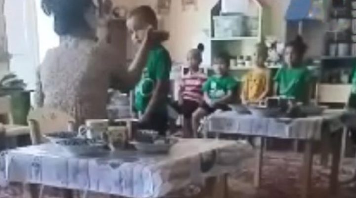 В Джизаке воспитательница детсада избивала детей — видео
