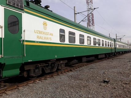 В Узбекистане из-за аномальной жары снизят скорость поездов