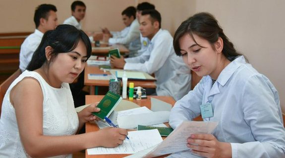 В Узбекистане на экзамены пойдет рекордно низкое число абитуриентов