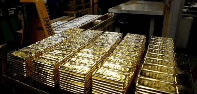Узбекистан распродает золото