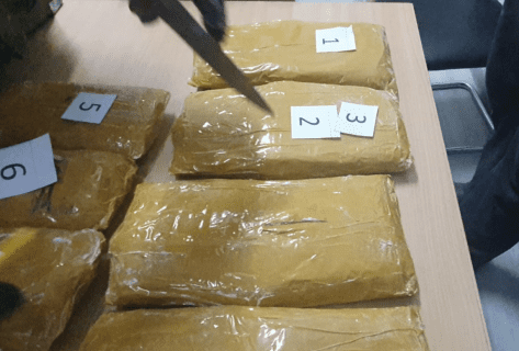 Из Афганистана в Узбекистан хотели провезти восемь килограмм наркотиков