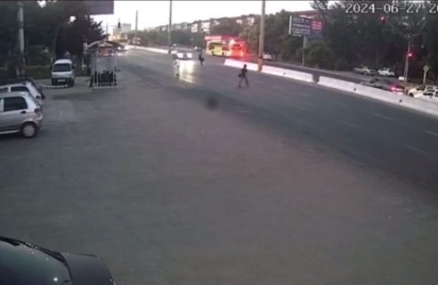 В Ташкенте школьник за рулем Malibu сбил пешехода — видео