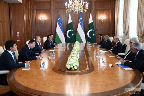 Шавкат Мирзиёев провел переговоры с премьер-министром Пакистана — главное