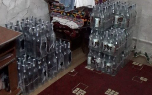 В Нукусе правоохранители пресекли продажу сотни бутылок опасного алкоголя
