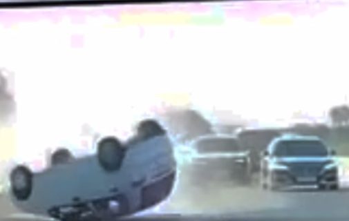 В Узбекистане прямо на дороге перевернулся Matiz — видео
