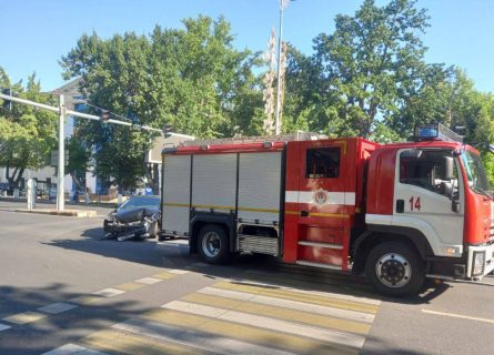 В Ташкенте пожарная машина столкнулась с Gentra