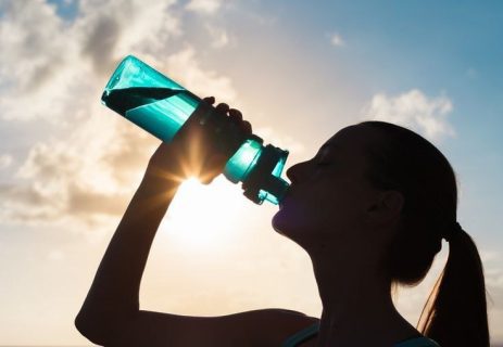 Почему нельзя пить холодную воду летом?