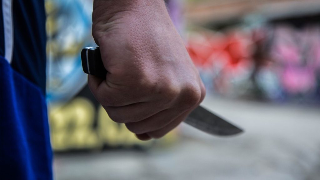 В Бухаре мужчина зарезал жену в кафе 1 В Бухаре мужчина зарезал жену в кафе