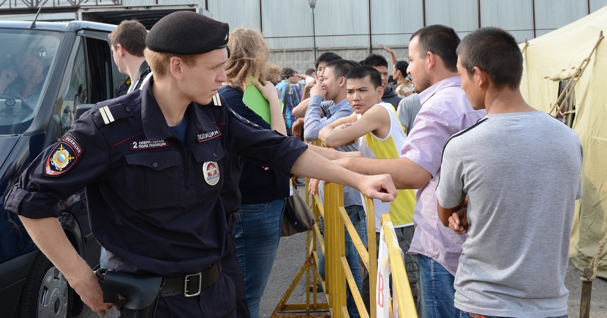 В Москве мигрантам будут выдавать электронные удостоверения