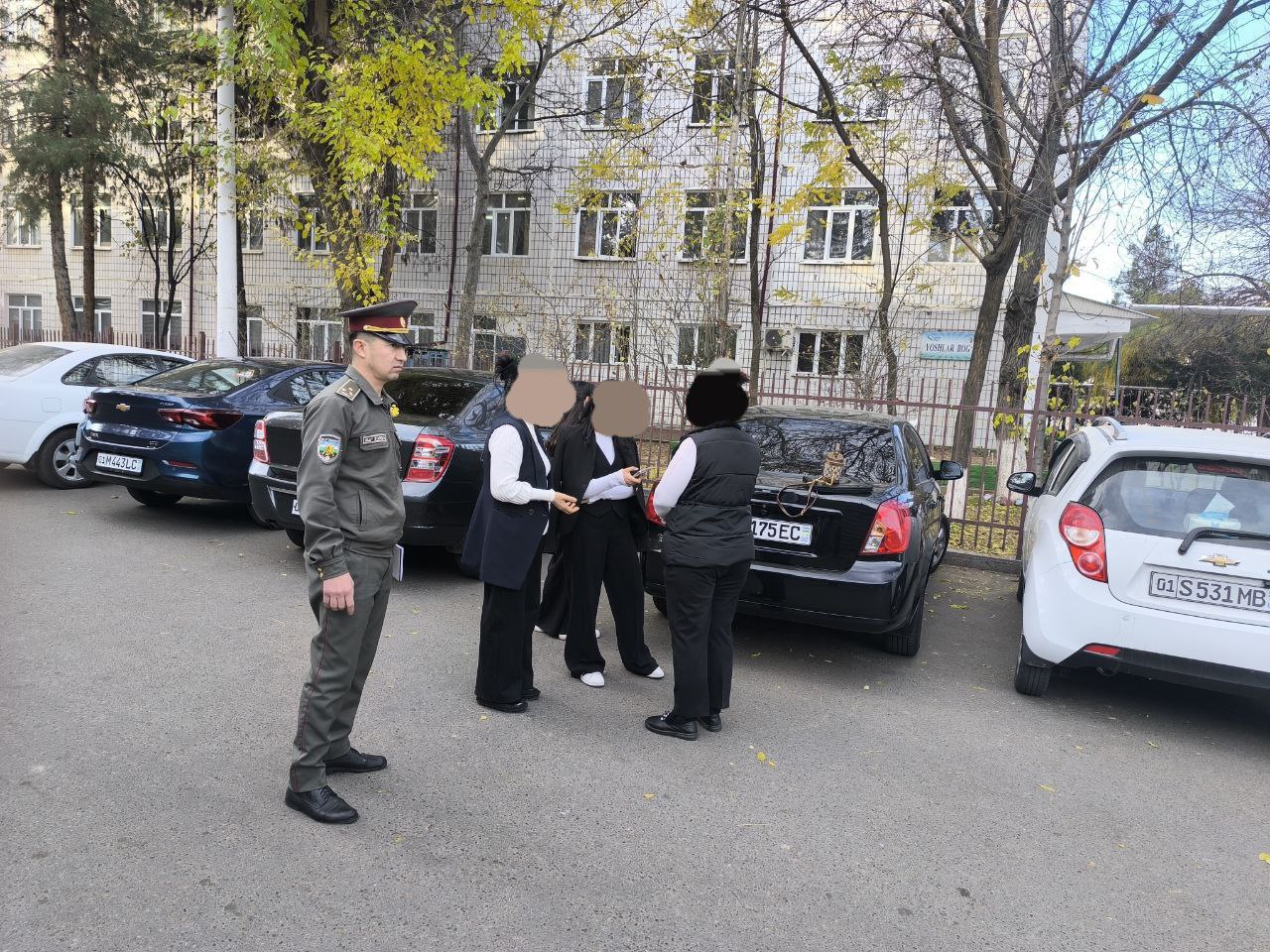 В Ташкенте ученица приехала в школу на Lacetti