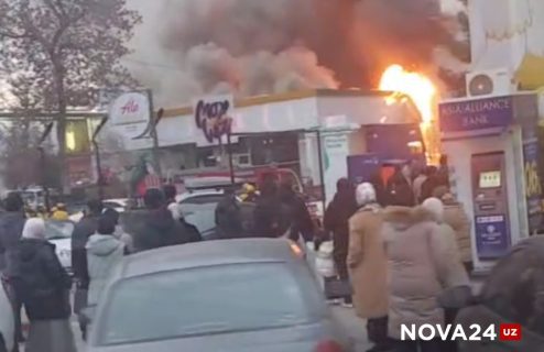 В Ташкенте загорелась точка общепита — видео