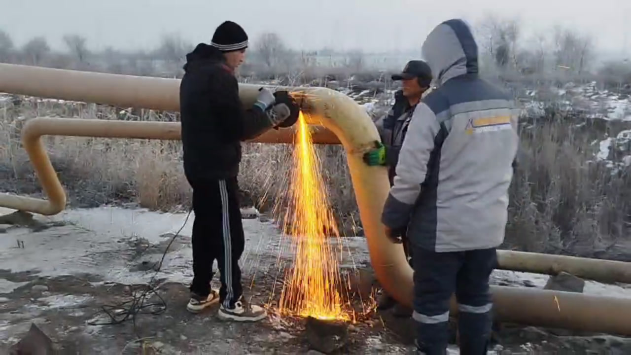 В Андижане лопнул газопровод высокого давления — видео