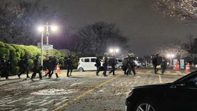 В Южной Корее двух командиров обвинили во введении военного положения