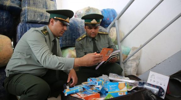Власти утвердили новые ставки таможенных сборов