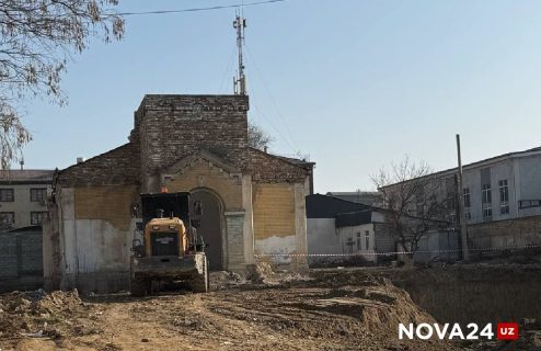 В Андижане возле храма Святого Николая Чудотворца начали опасную стройку — видео