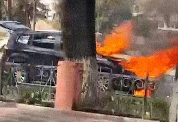 В Ташкенте на дороге загорелся автомобиль Orlando — видео 1 В Ташкенте на дороге загорелся автомобиль Orlando — видео