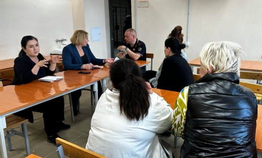 Омбудсман встретилась с узбекистанцами в московском Центр временного содержания иностранных граждан
