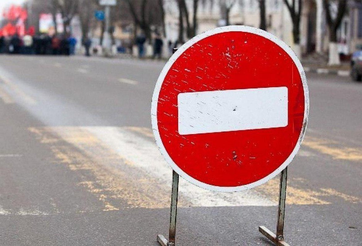 На одной из улиц Ташкента ограничили движение — локации