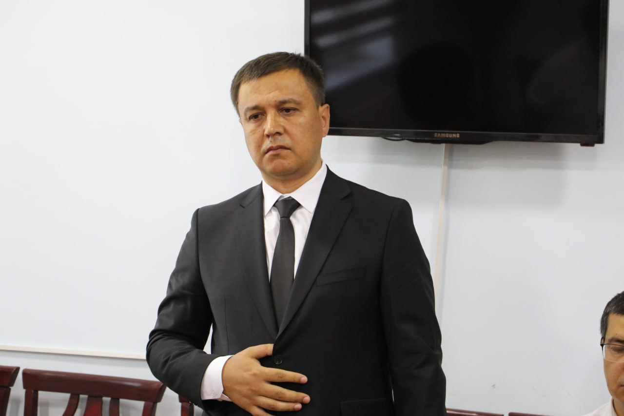 В Намангане судья избил помощника и отделался штрафом