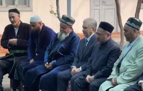 Шавкат Мирзиёев случайно посетил траурную церемонию в Андижане