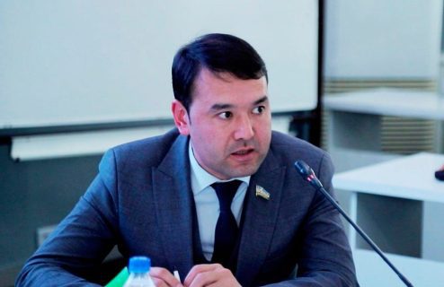 Расул Кушербаев пожаловался на незаконное задержание и изъятие его телефона