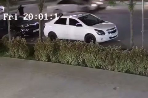 В Самарканде водитель Lacetti наехал на группу людей на пешеходном переходе — видео
