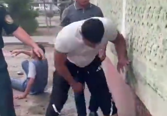 Ishchi kotiblarning pornosini tomosha qiling