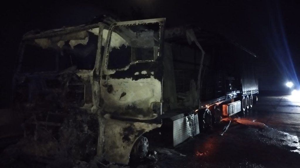 Yiglayotgan qizning jinsiy aloqa video