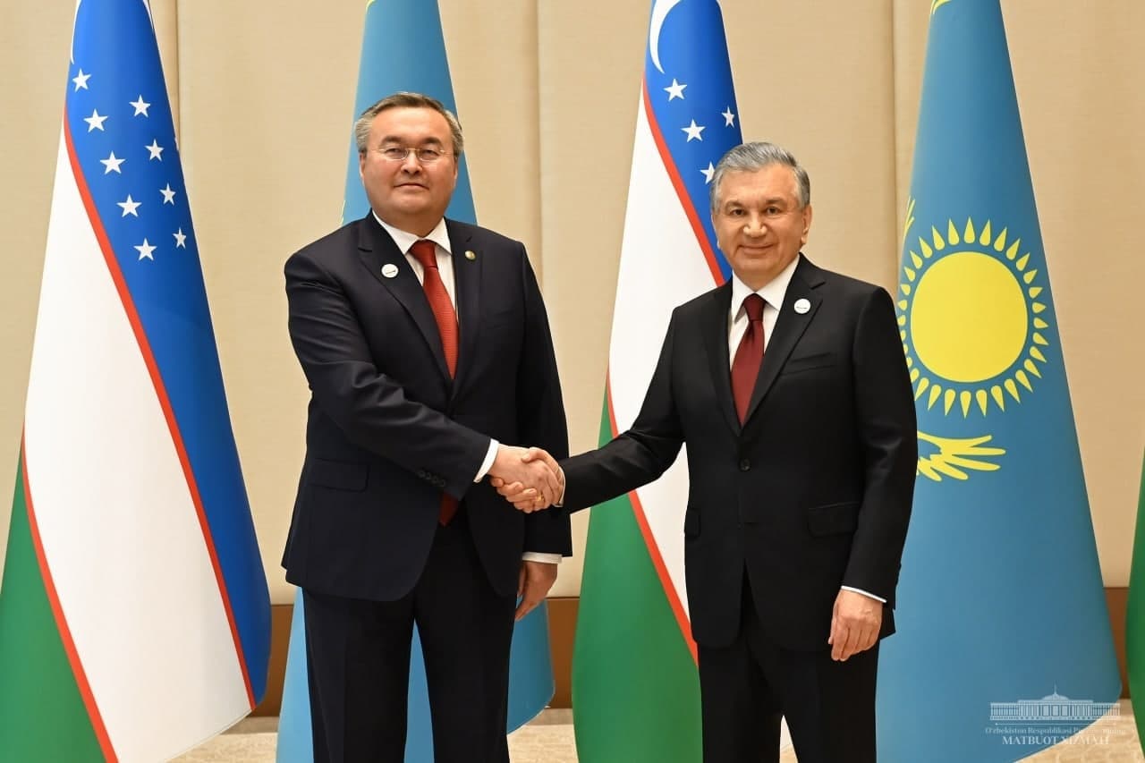 Шавкат Мирзиёев и министр иностранных дел Казахстана обсудили вопросы стратегического партнерства