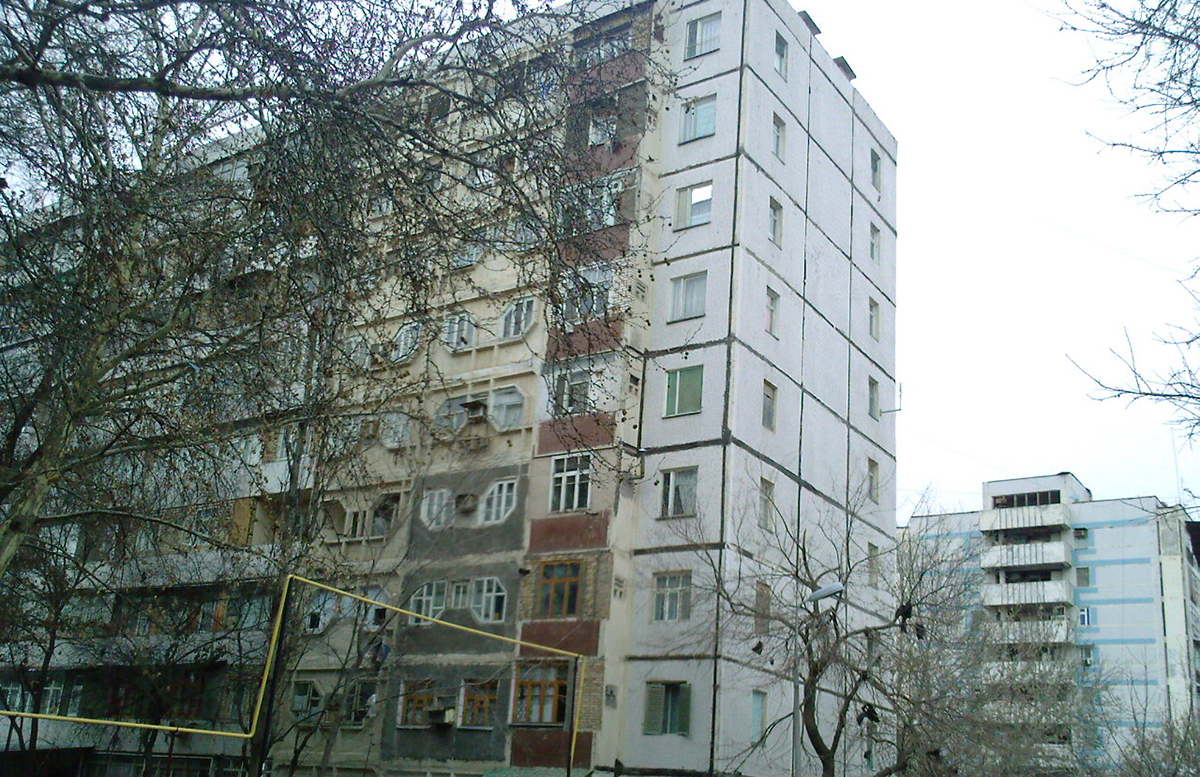 В Ташкенте молодая девушка выбросилась с девятого этажа