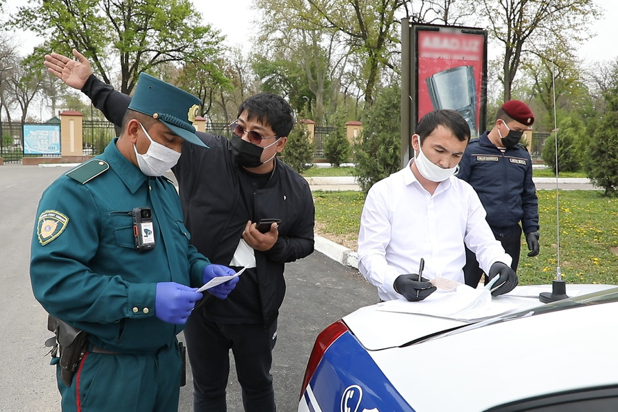 Более миллиона узбекистанцев заплатили штраф за отсутствие медицинских масок
