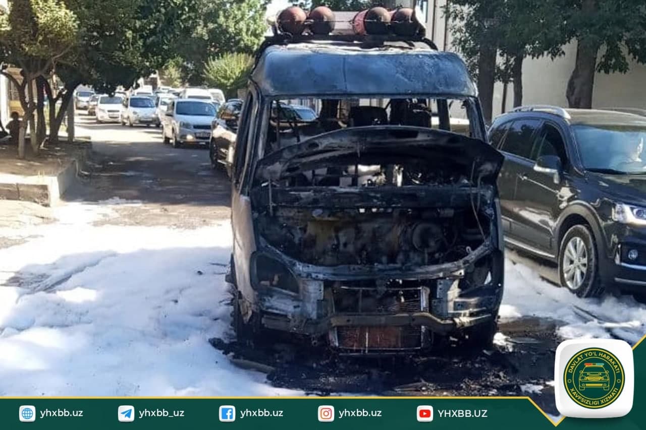 В Ташкенте загорелась маршрутка с пассажирами